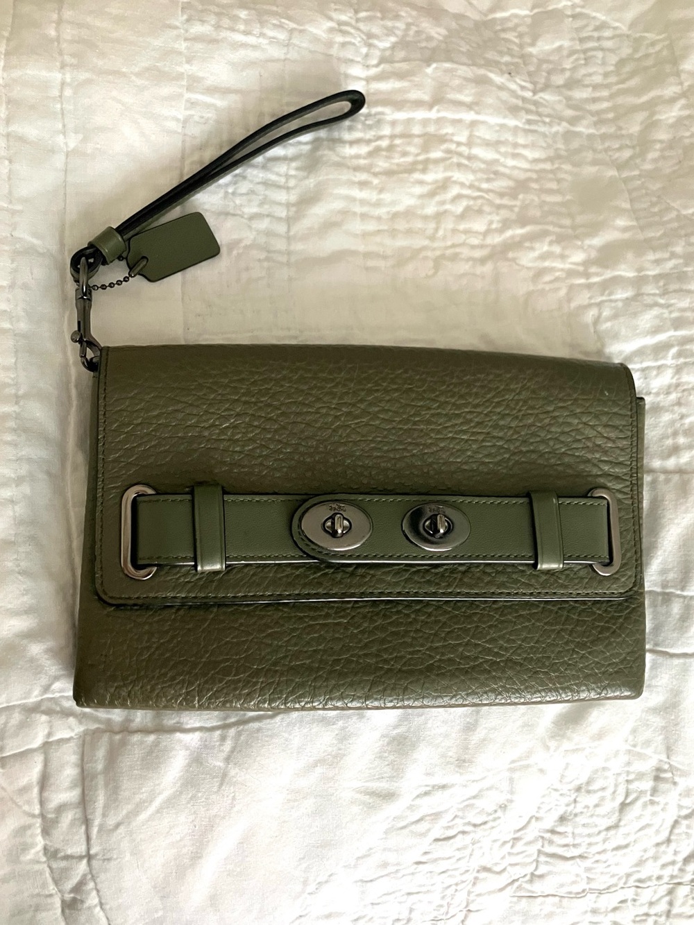 Coach Blake Pebbled Green Leather Clutch Wallet